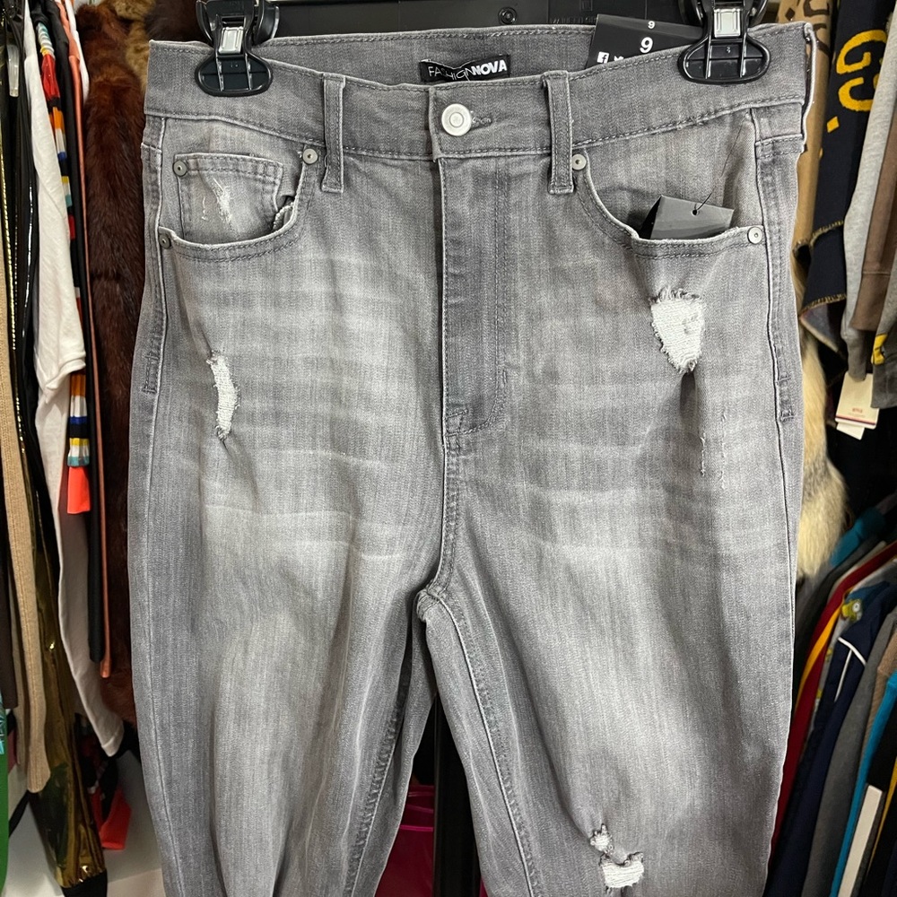 FASHION NOVA MYSTERIOUS GAL JEANS GREY SZ 9/29
